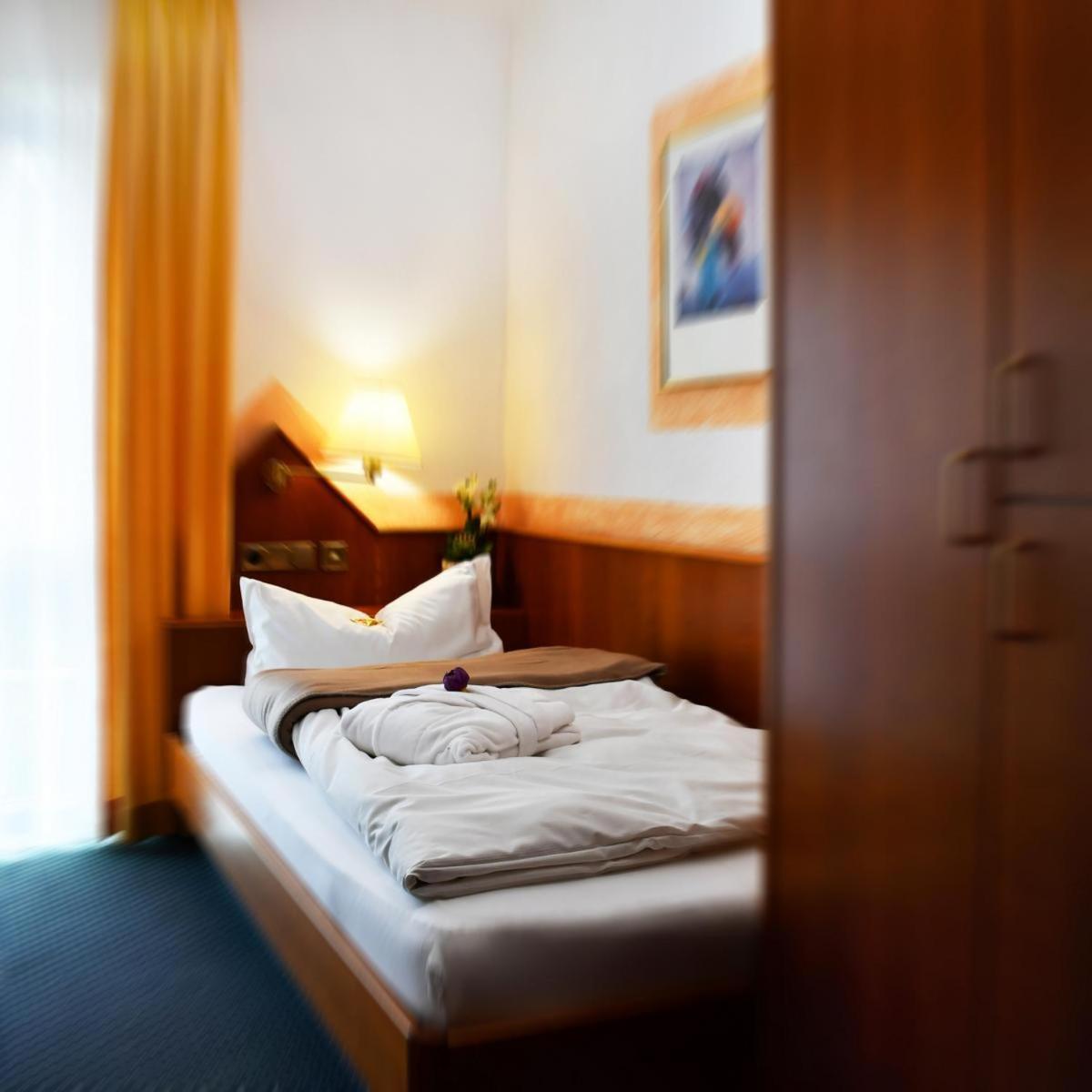 Hotel Schoene Aussicht Gießen Kültér fotó