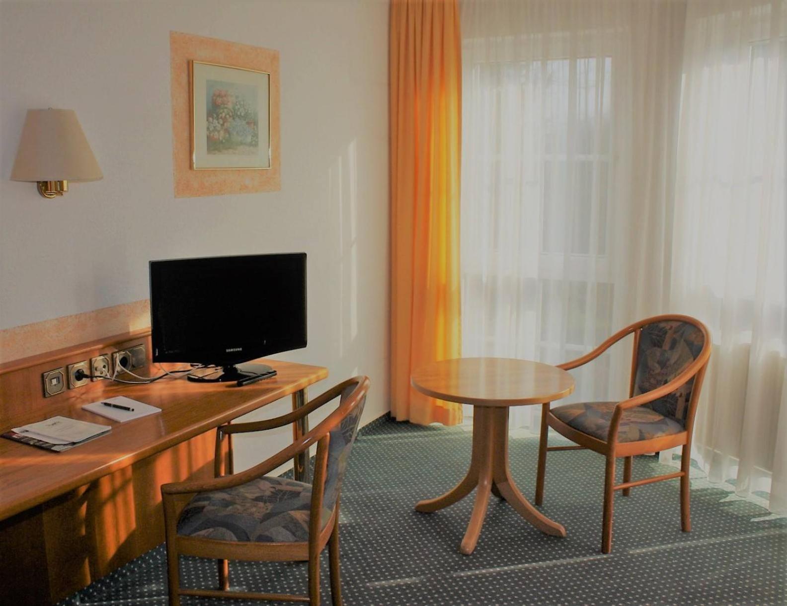 Hotel Schoene Aussicht Gießen Kültér fotó
