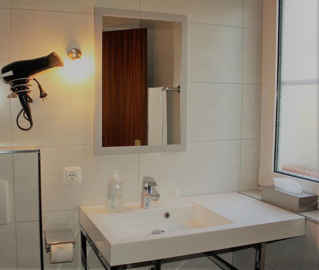 Hotel Schoene Aussicht Gießen Kültér fotó