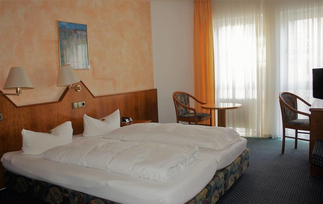 Hotel Schoene Aussicht Gießen Kültér fotó